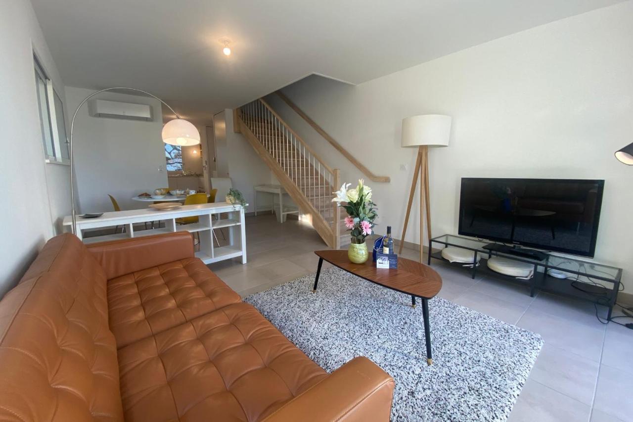 Apartmán Roche Blanche - Terrasse Et Parking Nîmes Exteriér fotografie