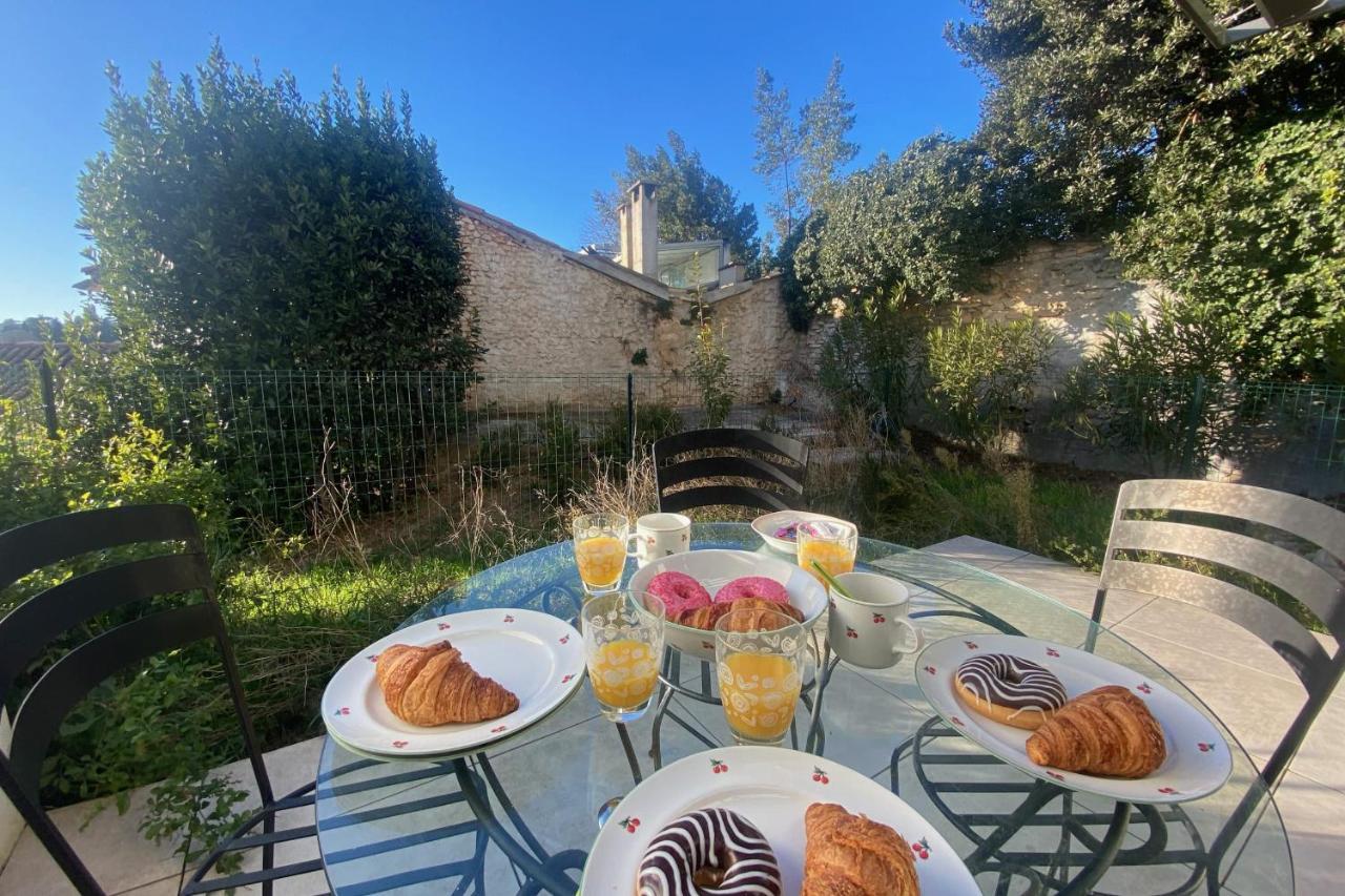 Apartmán Roche Blanche - Terrasse Et Parking Nîmes Exteriér fotografie