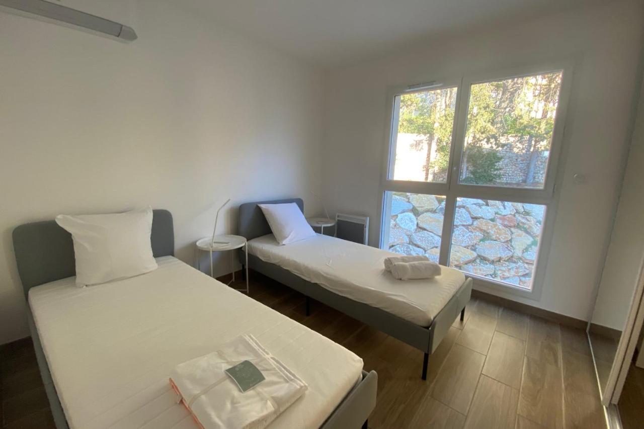 Apartmán Roche Blanche - Terrasse Et Parking Nîmes Exteriér fotografie